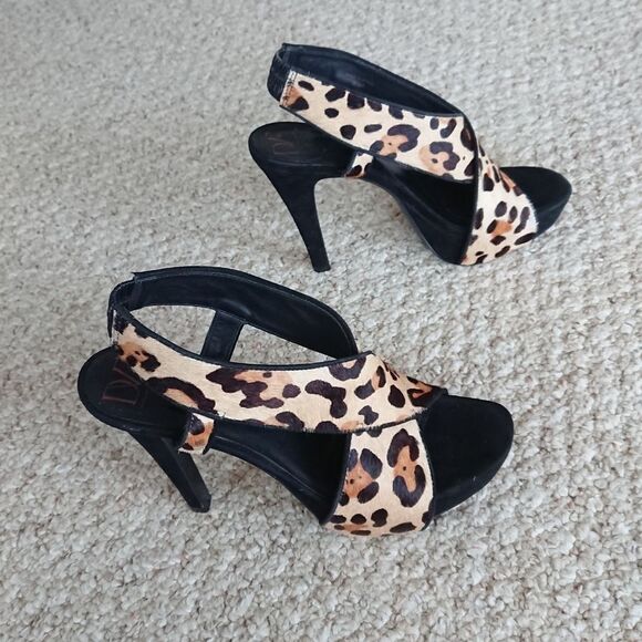 Diane Von Furstenberg Leopard Calf Skin/Suede Leopard peep toe Sling Back sz 8.5 - Picture 3 of 12